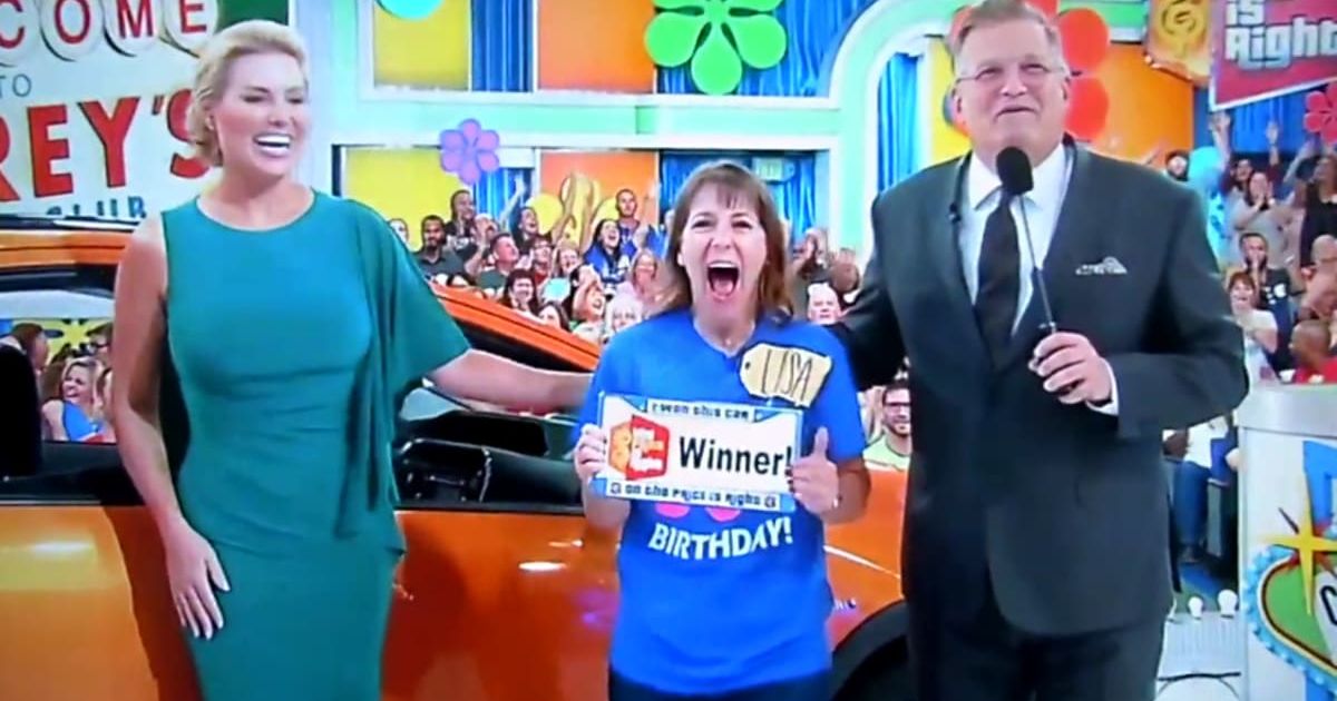 Drew Carey with the contestant after her big win (Cover image source: YouTube | Triniswagg92 Beastmode)