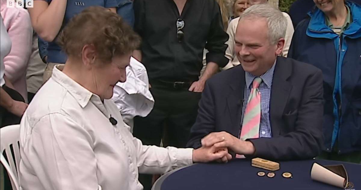 Screenshot showing the expert comforting the guest after the shocking appraisal (Cover image source: YouTube/BBC Antiques Roadshow)