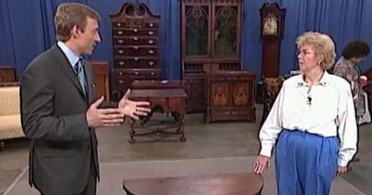 Screenshot showing the expert (L) and the guest on "Antiques Roadshow" (Cover image source: YouTube | Antiques Roadshow PBS)