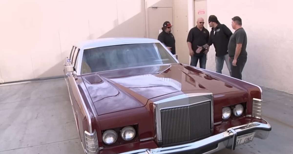 Rick Harrison, Chumlee and the guest with the expert (Cover image source: YouTube | Pawn Stars)