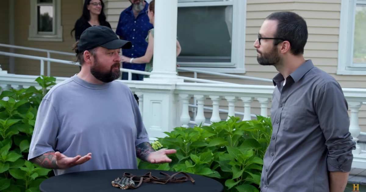Screenshot showing Chumlee and the guest on "Pawn Stars" (Cover image source: YouTube | Pawn Stars)