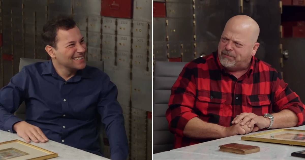Screenshots showing Rick Harrison negotiating a deal with the seller (Cover image source: YouTube/Pawn Stars)