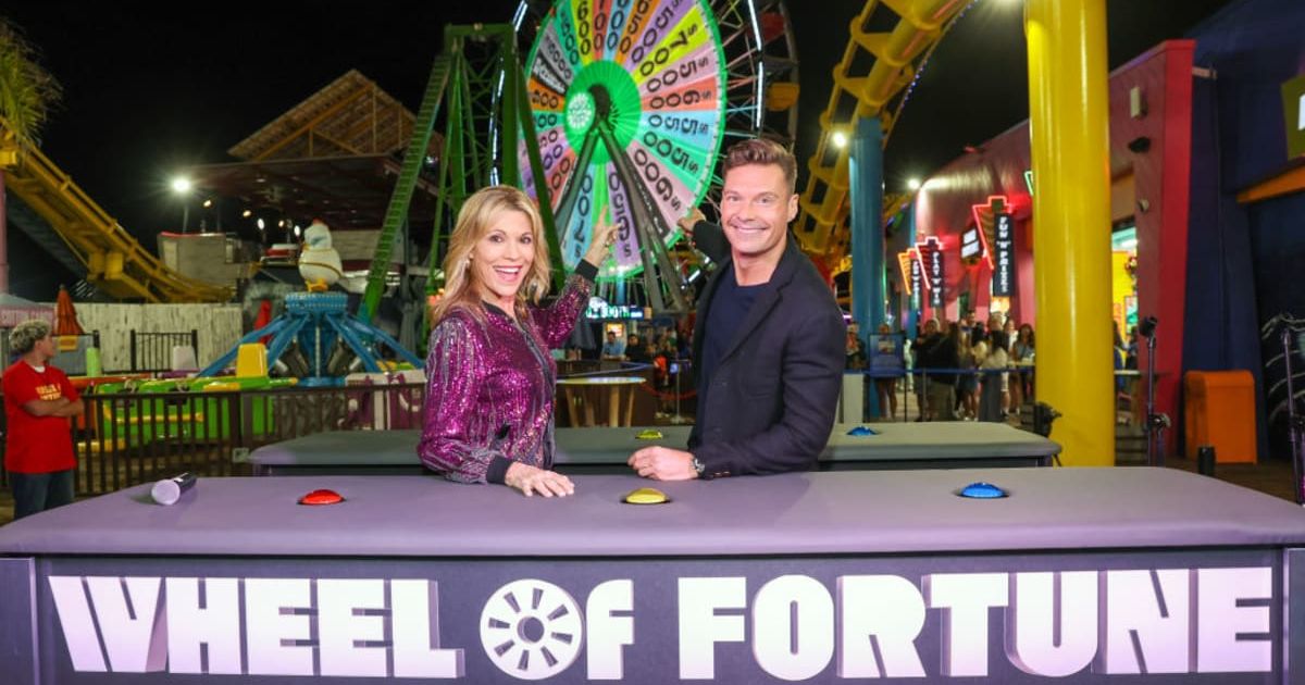 Vanna White and Ryan Seacrest attend the WOF S42 – Pier Wheel Launch at Santa Monica Pier | (Cover Image Source: Getty Images | Phillip Faraone)