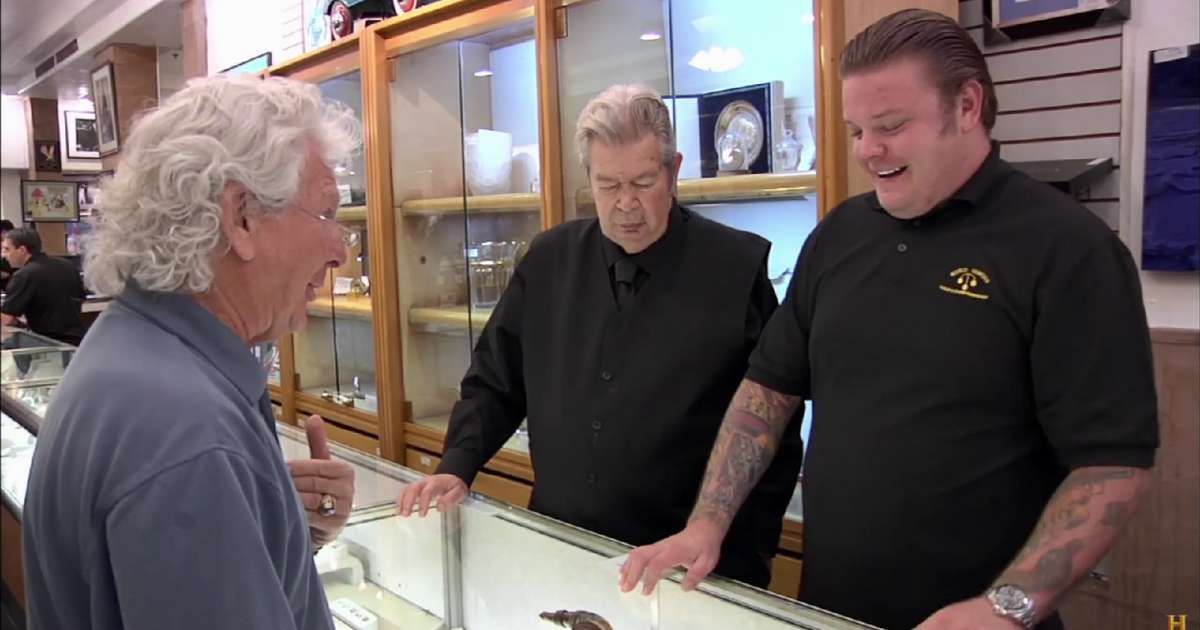 Screenshot showing the guest, Richard Harrison, and Corey Harrison on "Pawn Stars" (Cover Image Source: YouTube | Pawn Stars)