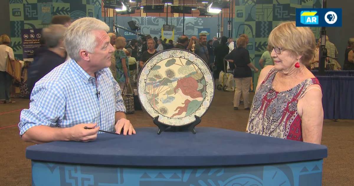 Screenshot showing the expert, the item, and the guest on the show (Image source: YouTube/ Antiques Roadshow)