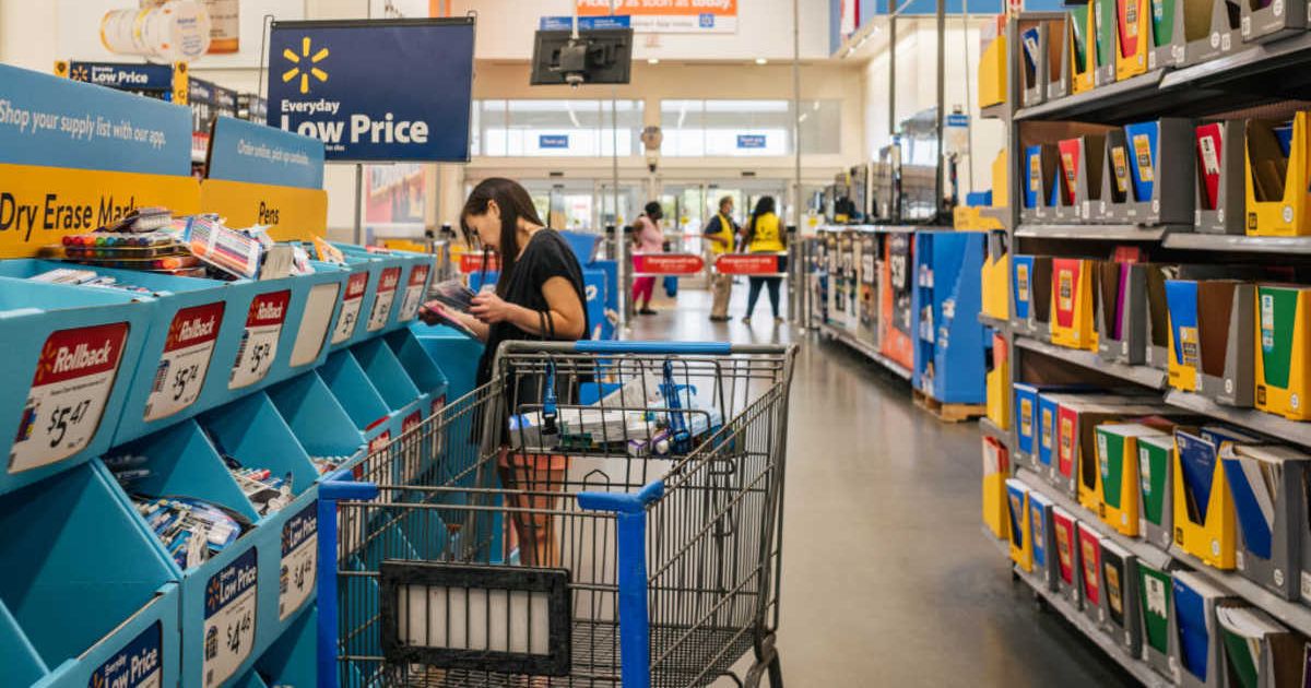 Representational image of shoppers at Walmart (Image Source: Getty Images| Photo by Brandon Bell)