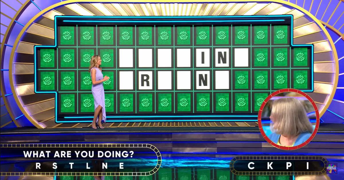 Screenshot showing the puzzle and the player looking away from it (Image source: YouTube/Wheel Of Fortune)