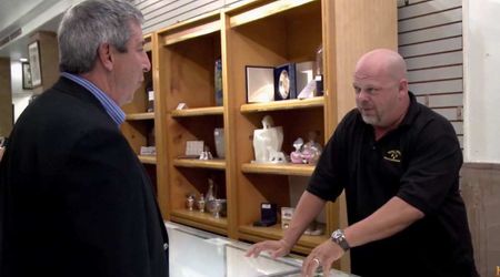 'Pawn Stars' boss Rick Harrison lets a 200-year-old gold coin slip by as he won't offer $1,000 more