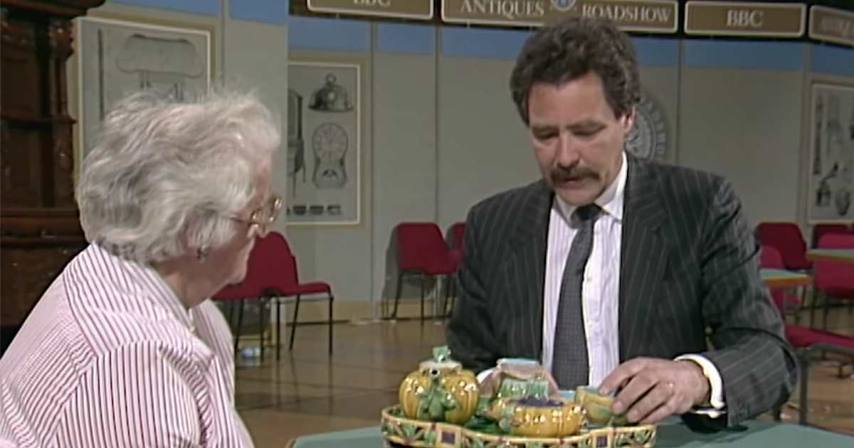 Screenshot showing the guest (L) and the entrepreneur on "Antiques Roadshow" (Cover image source: YouTube | BBC Antiques Roadshow)