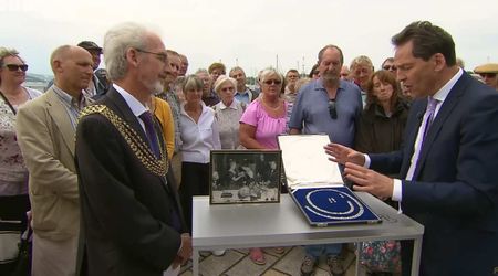 'Antiques Roadshow' expert values necklace belonging to a historic woman at almost $800,000