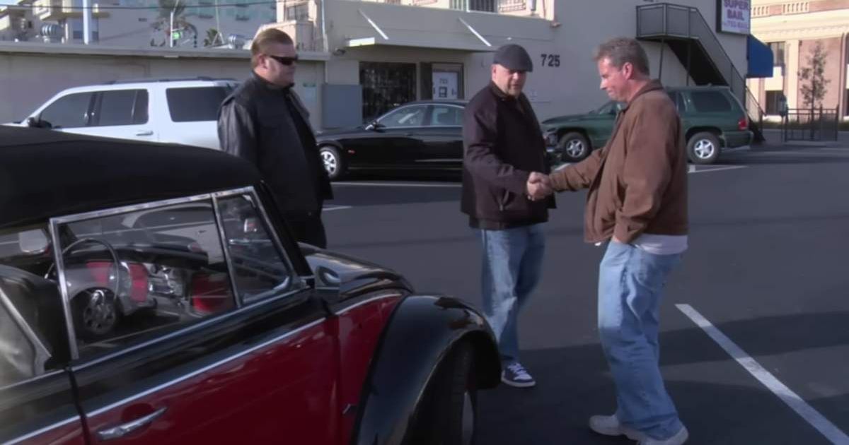 Rick Harrison and Corey Harrison finalizing the deal (Cover image source: YouTube | Pawn Stars)