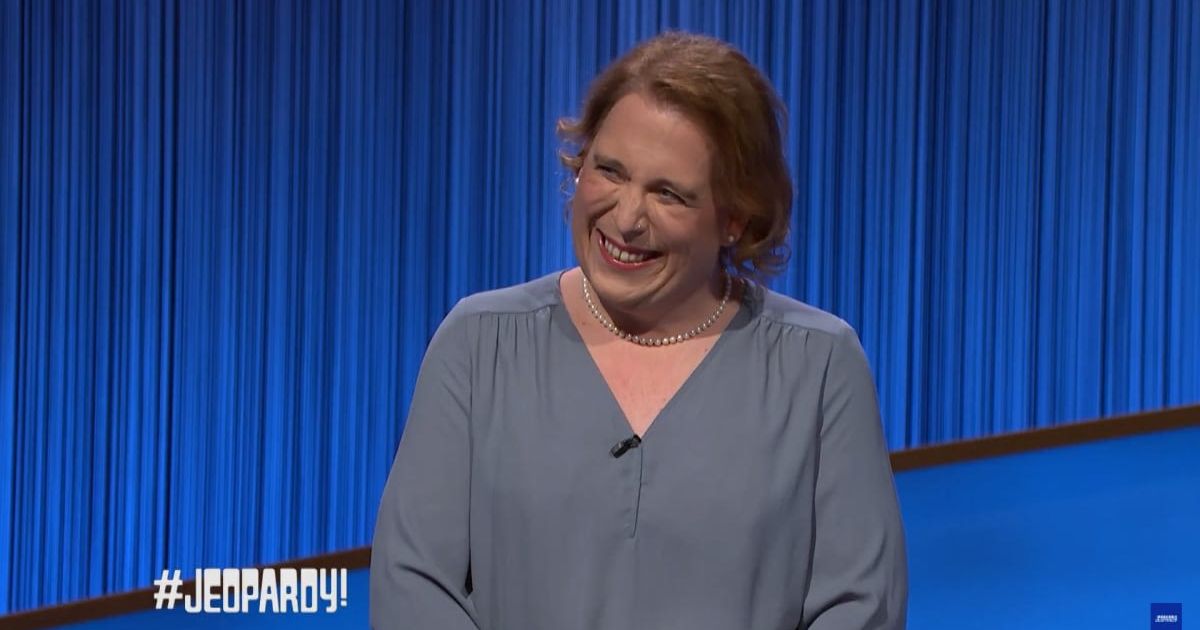 Screenshot showing Amy Schneider on Jeopardy! (Cover image source: YouTube/Jeopardy!)