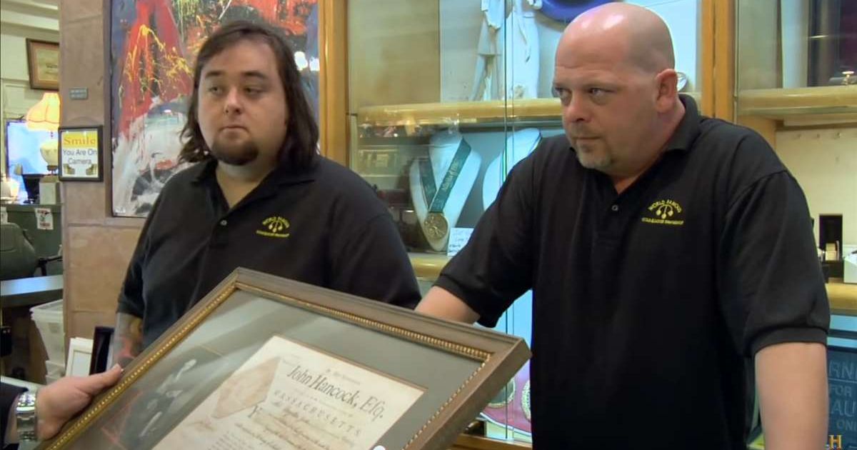 Screenshot showing Rick Harrison and Chumlee waiting for an appraisal (Cover image source: YouTube/Pawn Stars)