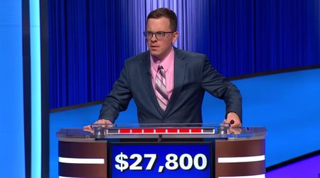 'Jeopardy' champion called out for the way he presses the buzzer despite being a fan favorite