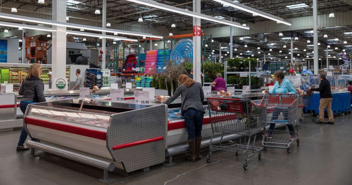 Representational image of grocery shoppers (Cover Image Source: Getty Images| Photo by Artran) 