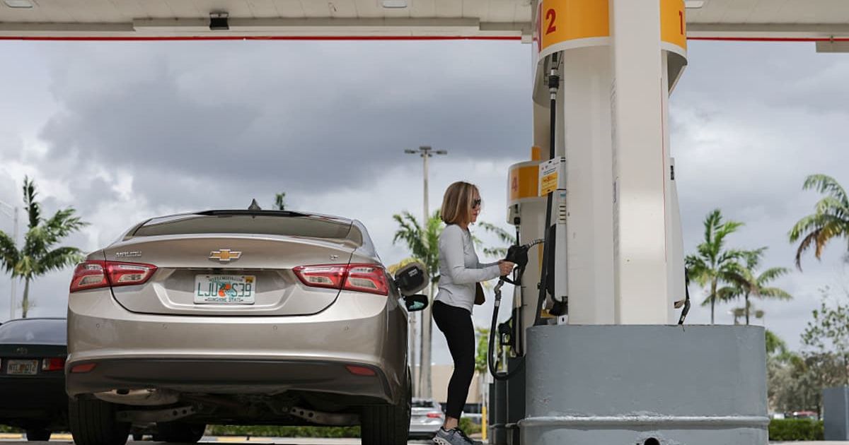 A customer pumps gas into their vehicle at a Shell station on April 10, 2025 (Cover image source: Getty Images/Photo by Joe Raedle)