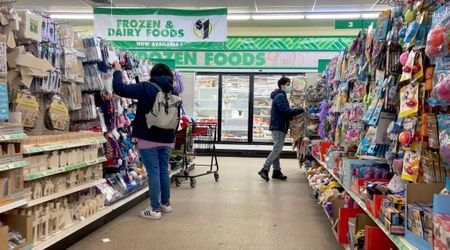 Even wealthy Americans are turning to dollar stores and Walmart — yes, that's a clear warning