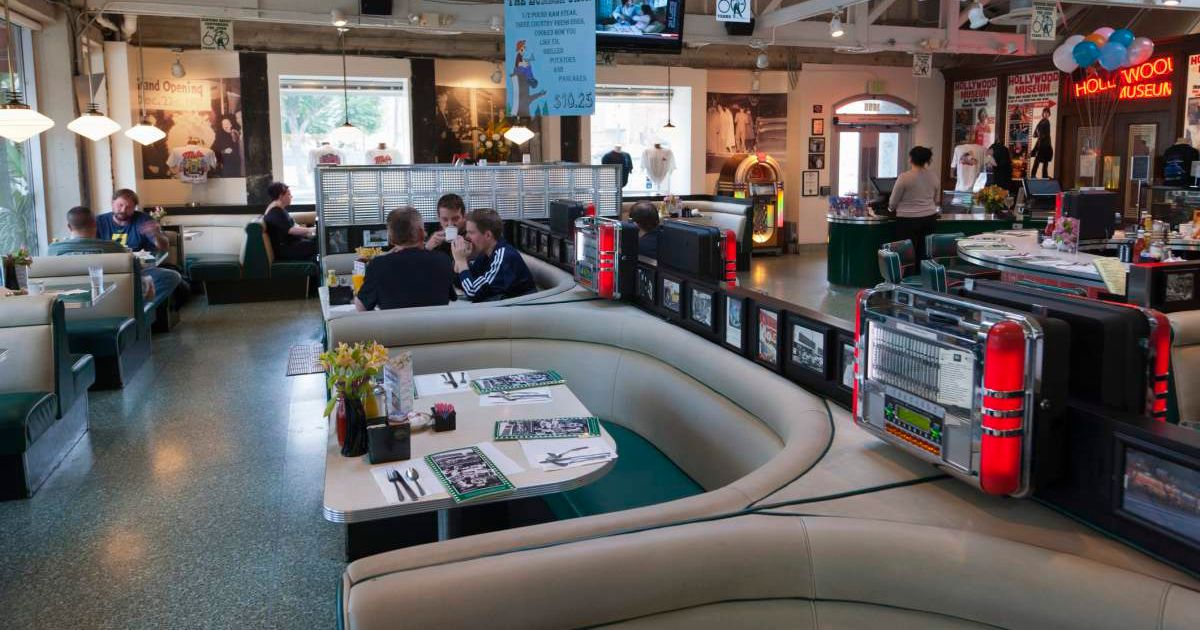 Representative picture of an American diner (Cover image source: Getty Images | Photo by Jon Hicks)