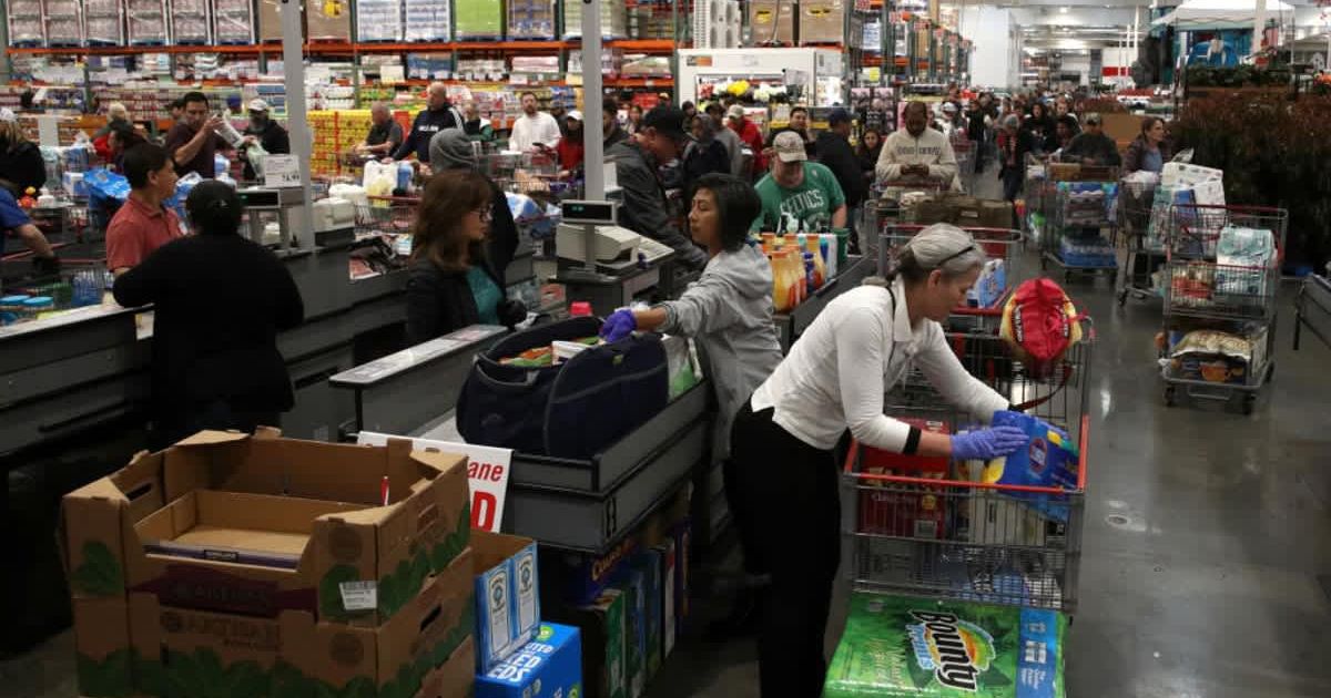 Representative image of shoppers inside a supermarket. (Cover image source: Getty Images | Justin Sullivan)