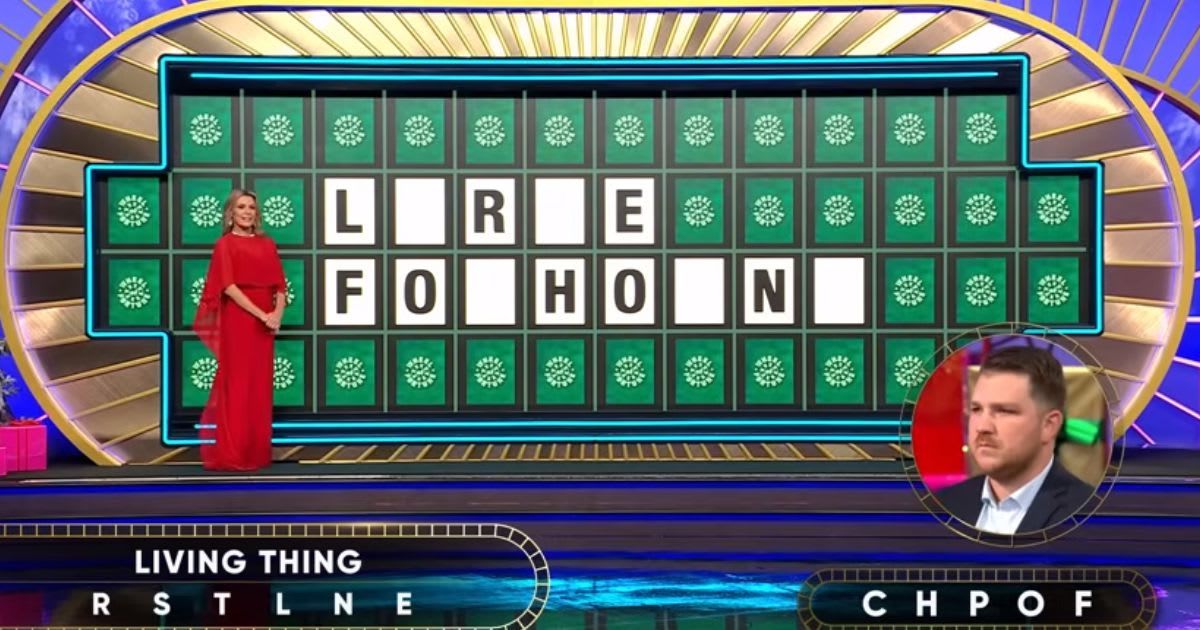 Vanna White and contestant Brad Vangeli on 'Wheel of Fortune' (Cover Image Source: YouTube | Wheel of Fortune) 