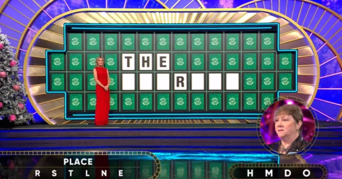 Vanna White and contestant Veronica Yano on 'Wheel of Fortune' (Cover Image Source: YouTube | Wheel of Fortune) 