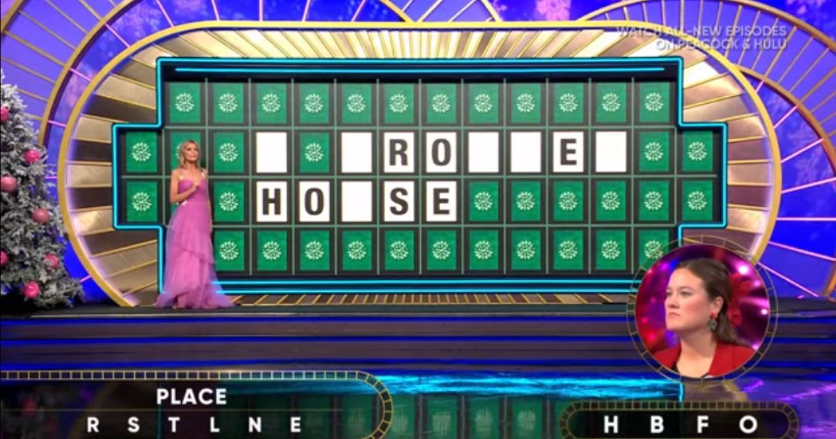 Vanna White and contestant Ellie Williams on 'Wheel of Fortune' (Cover Image Source: YouTube | Wheel of Fortune) 