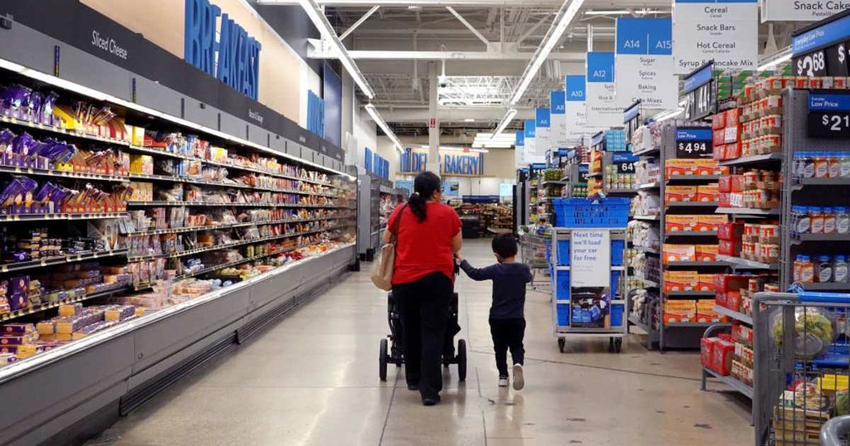 Representative image of shoppers in a store (Cover image source: Getty Images/Photo by Scott Olson)
