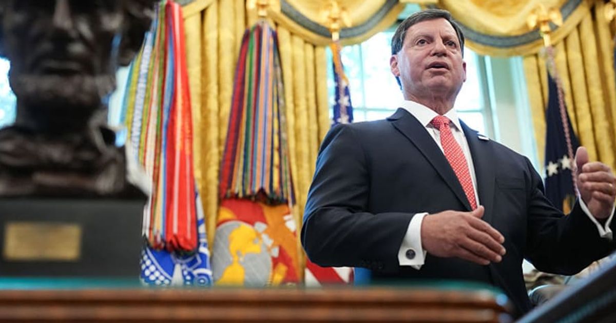 Frank Bisignano speaks during an event with U.S. President Donald Trump in the Oval Office (Cover image source: Getty Images/Photo by Andrew Harnik)