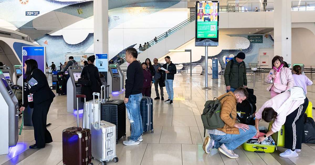 Representative image from an airport (Cover Image Source: Getty Images | Michael M. Santiago)
