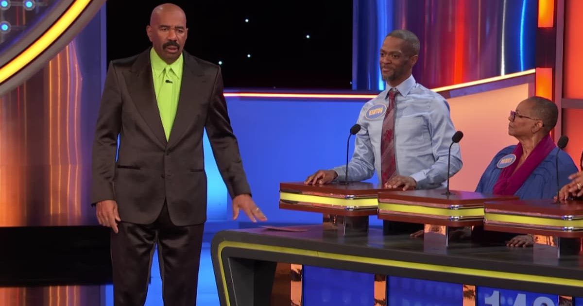 Steve Harvey dropping his cards (Cover image source: YouTube | Family Feud)