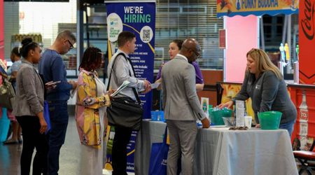 Analysts worried as new job market data reveals 'gut-wrenching' economic trend