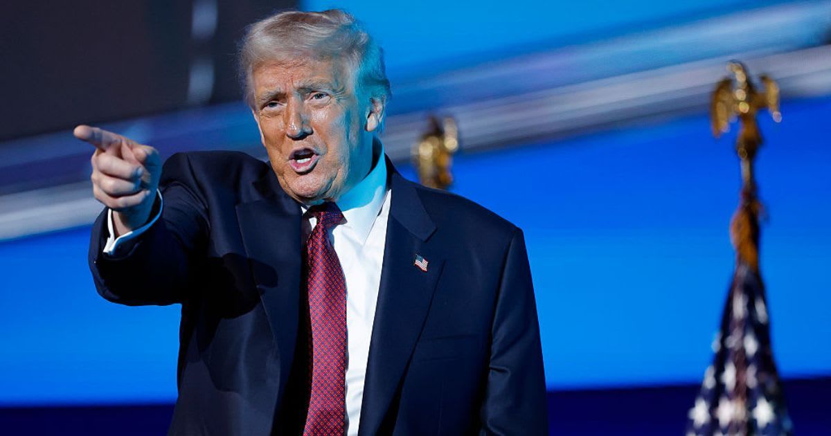 U.S. President Donald Trump speaks at a rally event (Cover Image Source: Getty Images | Photo by Kevin Dietsch) 