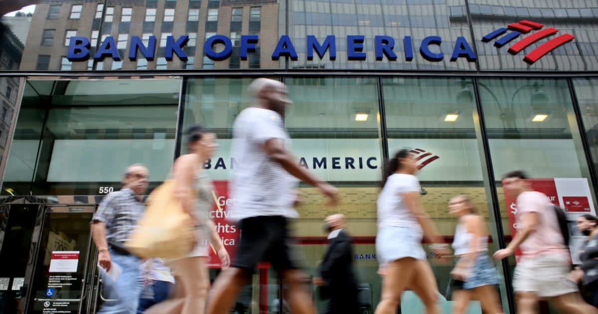 Representative image of people walking by a Bank of America office (Cover image Source: Getty Images/ Photo by John Smith | VIEWpress)