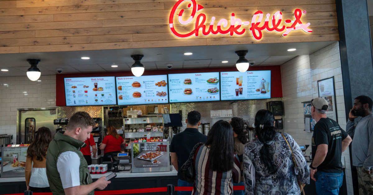 Customers at a Chick-fil-A (Cover Image Source: Getty Images | Robert Nickelsberg)