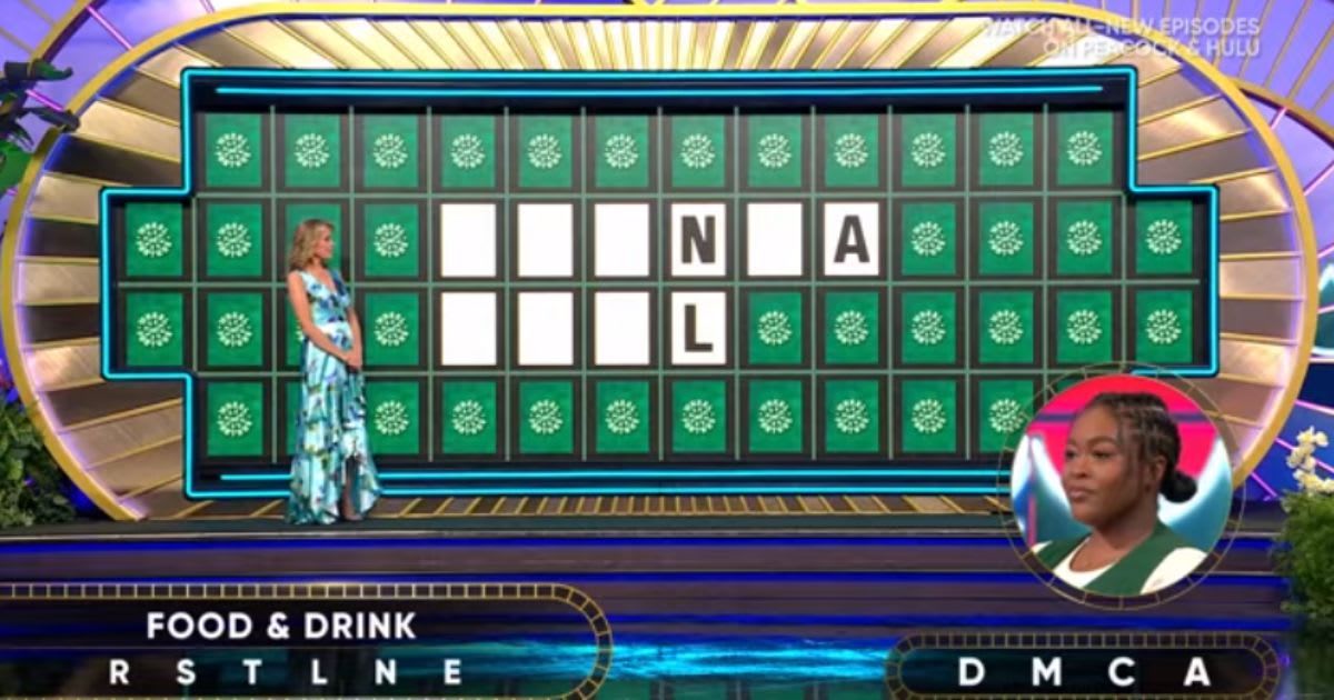 Vanna White and contestant Janel on 'Wheel of Fortune' (Cover Image Source: YouTube | Wheel of Fortune) 