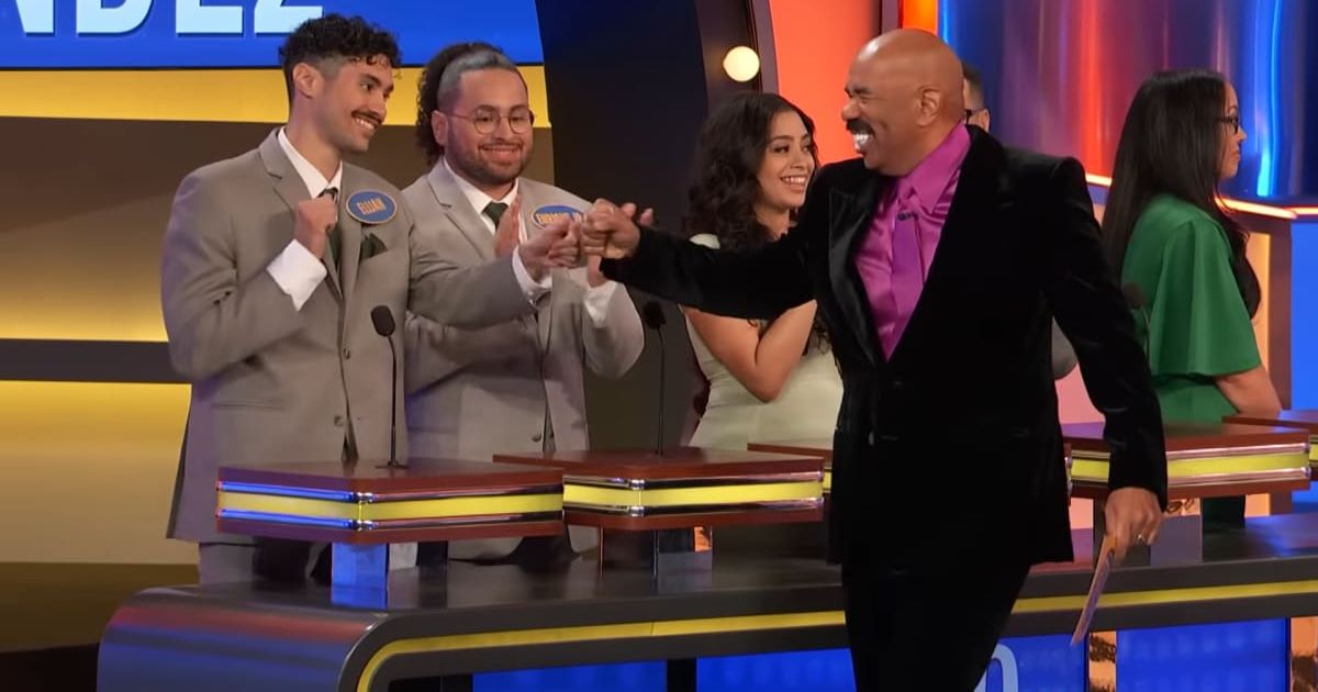 Screenshot showing Steve Harvey fist bumping the contestant (Cover image source: YouTube/Family Feud)