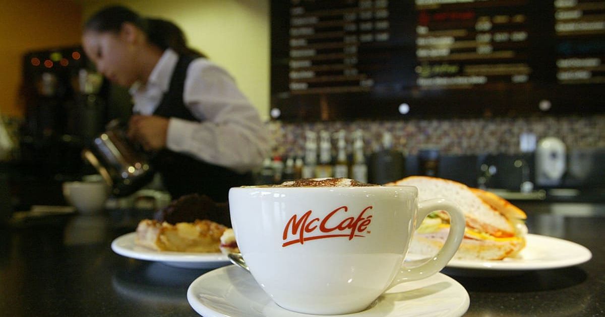 Representative image of an employee pouring coffee. (Cover Image Source: Getty Images | Photo by Justin Sullivan)
