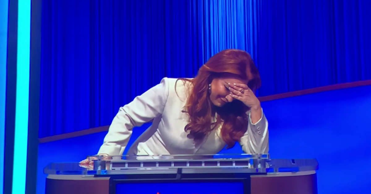 Screenshot showing Lisa Ann Walter on "Jeopardy!" (Cover Image Source: YouTube | Justin M.)