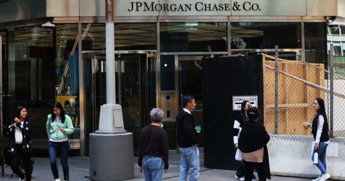 Representative image of a JPMorgan office. (Cover Image Source: Getty Images | Photo by Michael M. Santiago)