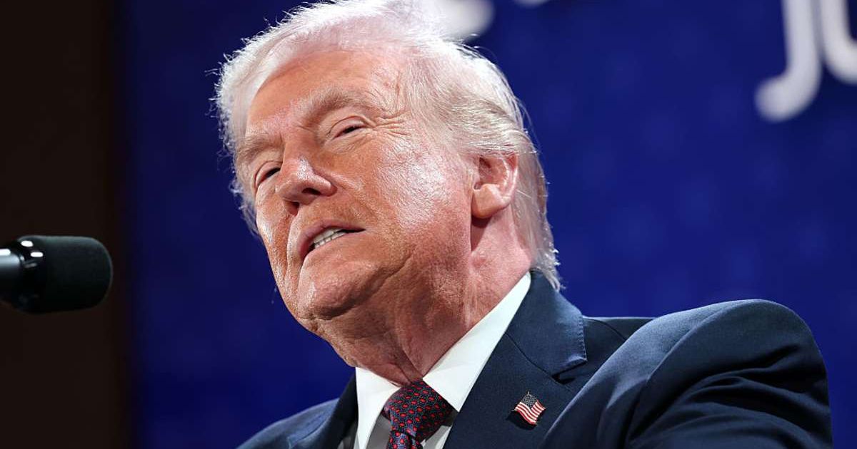  U.S. President Donald Trump delivers remarks during the Treasury Department's Trump Accounts Summit (Image soure: Getty Images/Photo by Win McNamee)