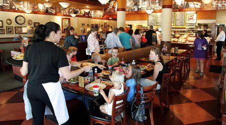 Americans are having a major problem with the new pizza delivery tipping trend