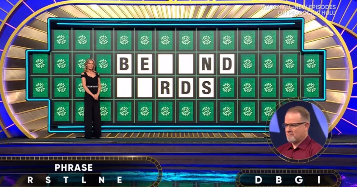 Vanna White and contestant Ray on 'Wheel of Fortune' (Cover Image Source: YouTube | Wheel of Fortune)