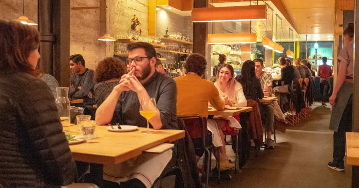 Diners at a restaurant (Cover image source: Getty Images | Smith Collection/Gado)