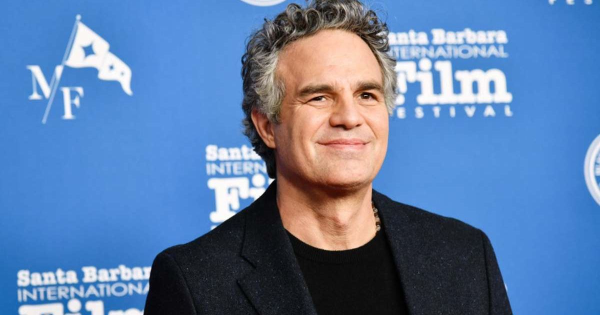  Mark Ruffalo attends the American Riviera Award ceremony honoring Mark Ruffalo during the 39th Annual Santa Barbara International Film Festival (Cover image source: Getty Images/Photo by Chelsea Guglielmino)
