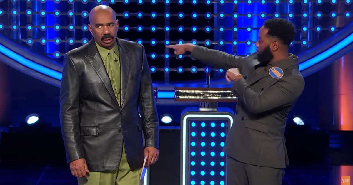 Screenshot showing Harvey and the contestant during the fast money round (Cover image source: YouTube/Family Feud)