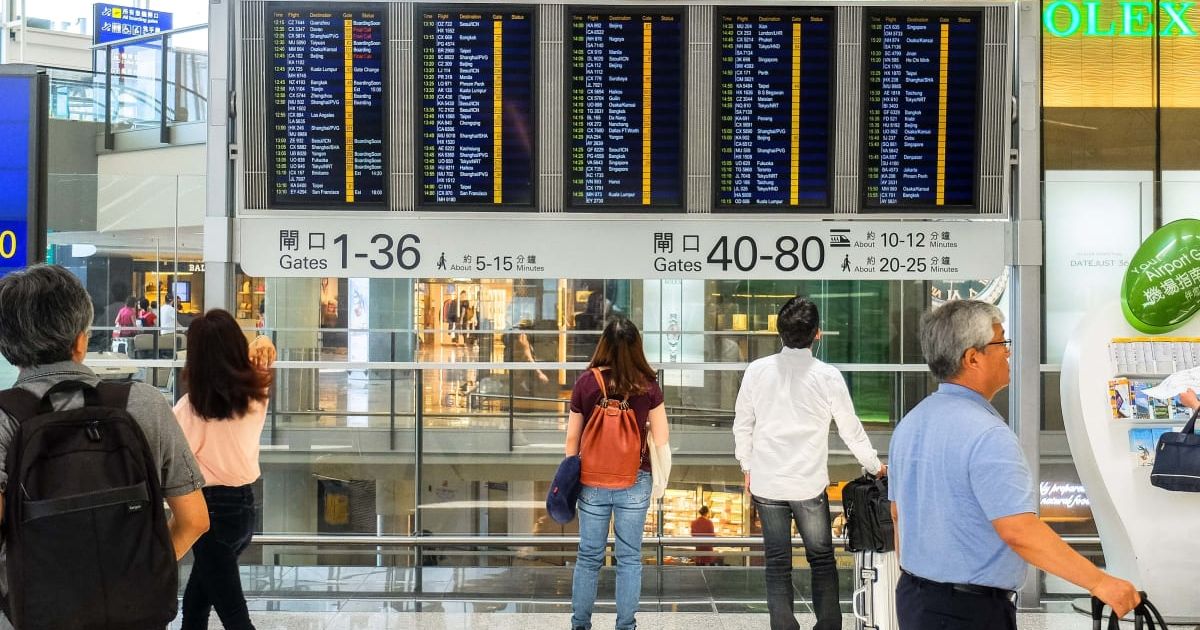 Cover Image Source: Pexels/connecting flights guide